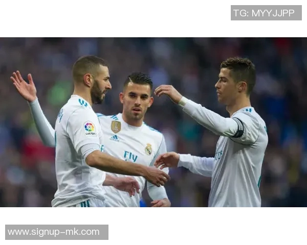 维斯科夫与皮尔森的精彩对决揭示了足球战术的魅力与团队合作的重要性 维斯科夫与皮尔森的精彩对决揭示了足球战术的魅力与团队合作的重要性